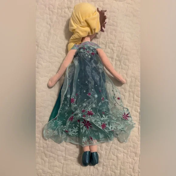 Disney Exclusive Frozen 2 “Frozen Fever” Elsa Plush Doll - Picture 2 of 3